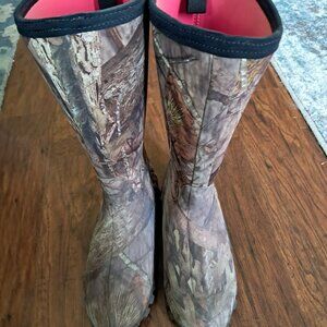 Magellan Outdoors Women’s Field Boots Waterproof Size 8 Hunting Rubber Outdoor